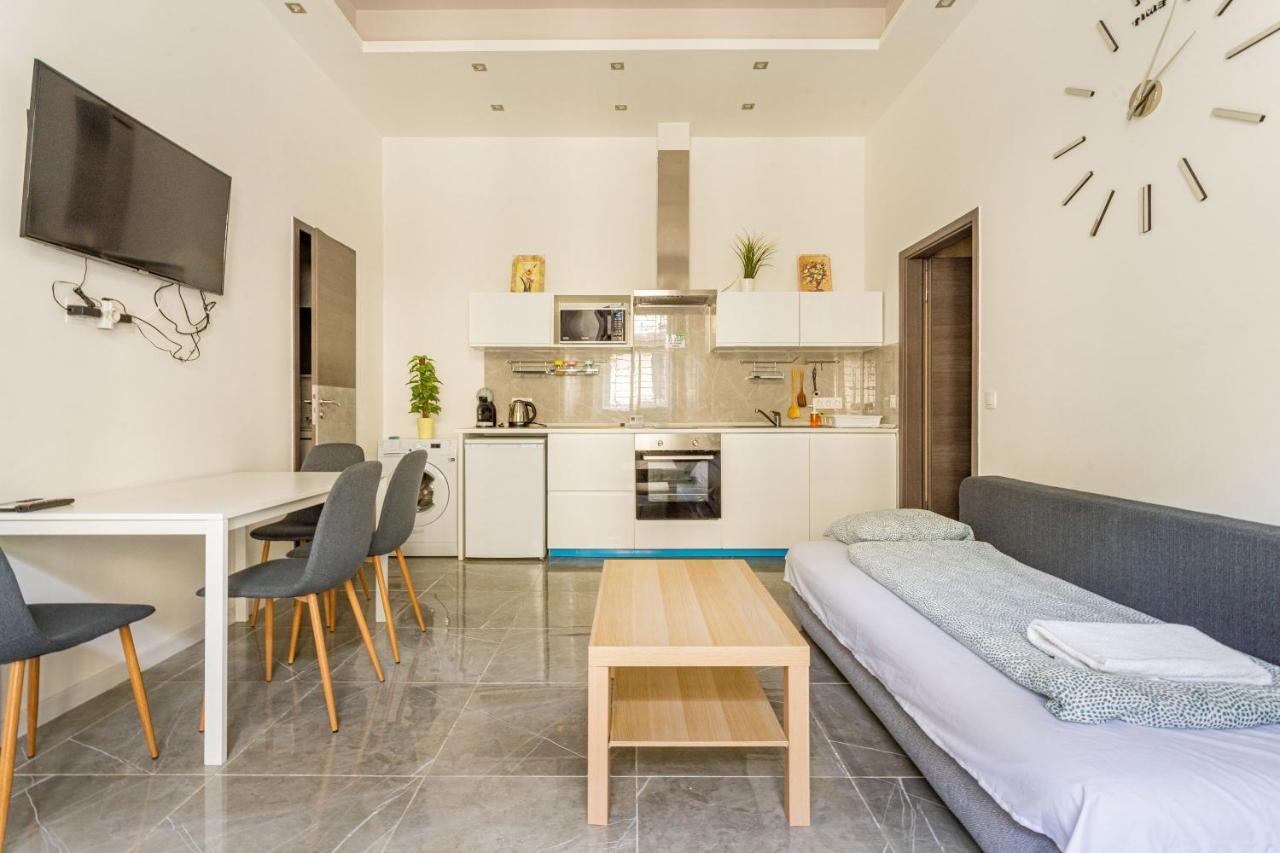 Modernized Condo At Kiraly 51 บูดาเปสต์ ภายนอก รูปภาพ