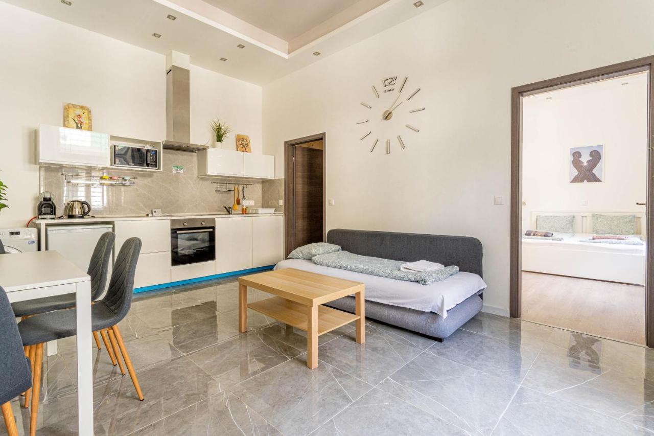 Modernized Condo At Kiraly 51 บูดาเปสต์ ภายนอก รูปภาพ