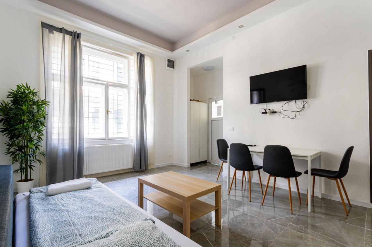 Modernized Condo At Kiraly 51 บูดาเปสต์ ภายนอก รูปภาพ
