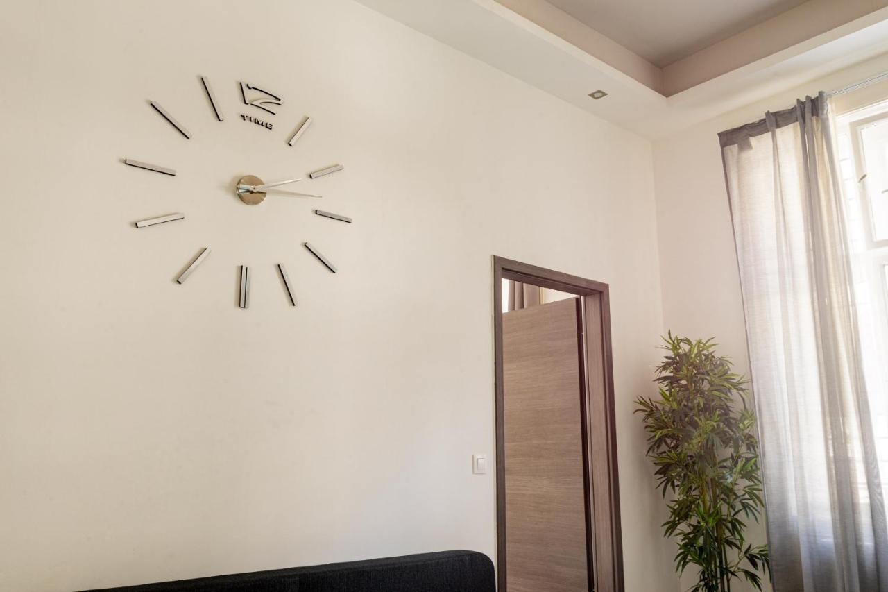 Modernized Condo At Kiraly 51 บูดาเปสต์ ภายนอก รูปภาพ